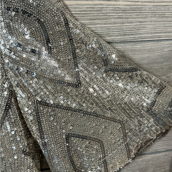 Champagne Sequin Diamond Top Skies are Blue Size Small Round Neckline Boxy Fit - Picture 7 of 11